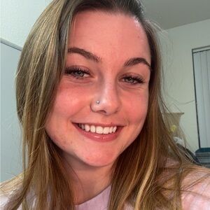 Meet your Posher, Malia